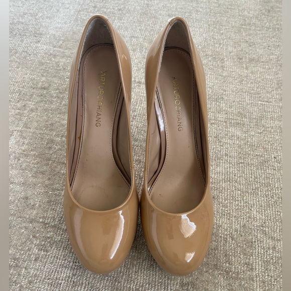 5” Nude Round Toe Heel - Picture 2 of 8